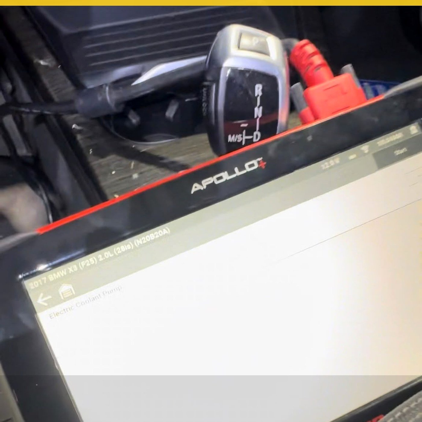 Scanner Snap-on realizando diagnóstico en BMW